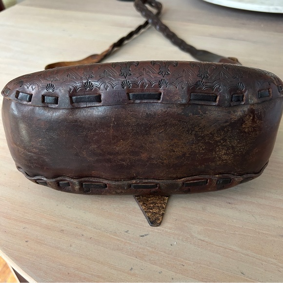 Vintage Leather Saddle Bag - Picture 6 of 7